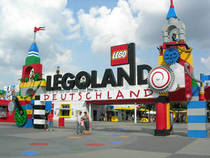 Eingang%20im%20Legoland &copy; Mike